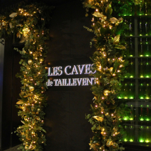 Les Caves de Taillevent vous présentent tous leurs meilleurs vœux pour cette nouvelle année ! 🥂

#lescavesdetaillevent #taillevent #caviste #happynewyear #wine #winelovers #cavisteparis